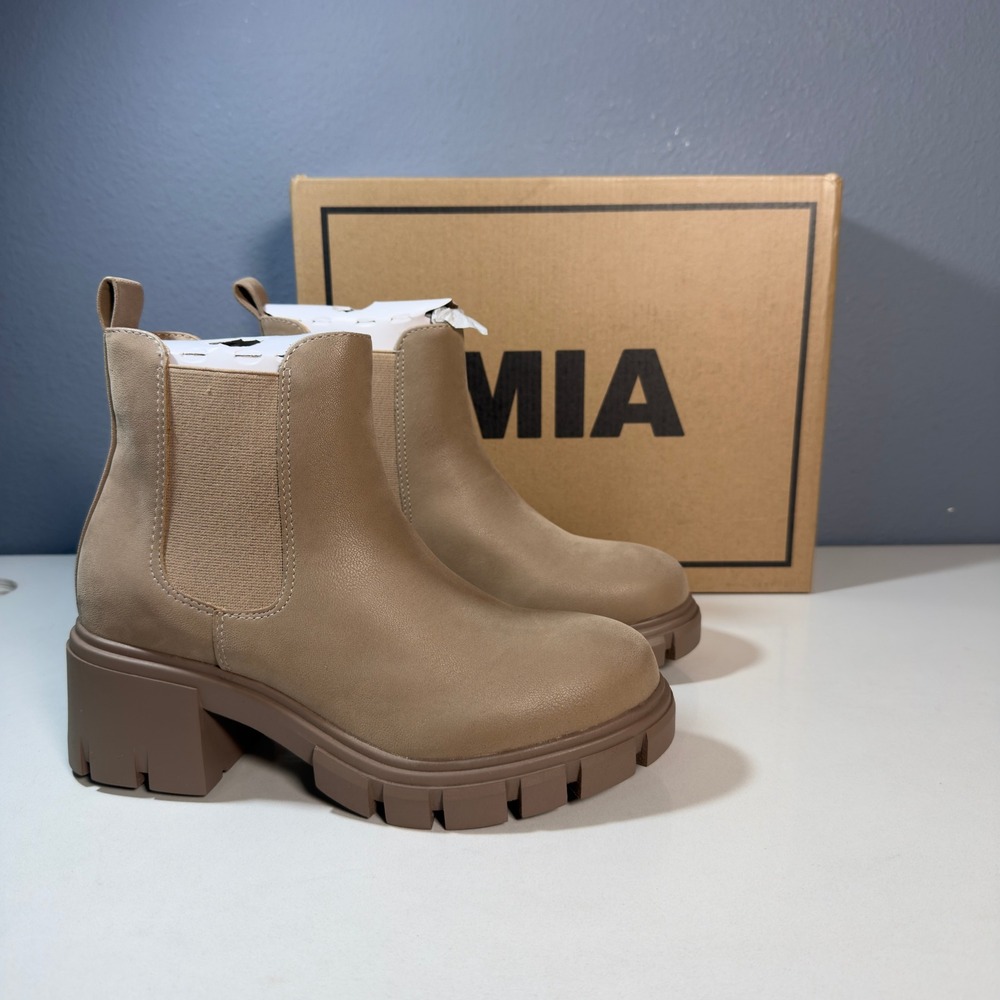 MIA Chelsea Boots Womens Size 8.5 Tan New Lugged Platform Block Heel Ankle Boot